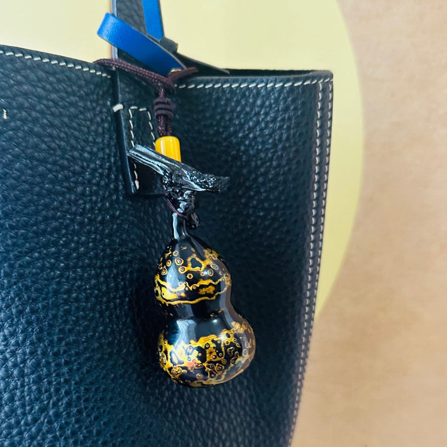 Hand-Lacquer “Hulu” Gourd Charm – Blessing, Protection & Good Fortune