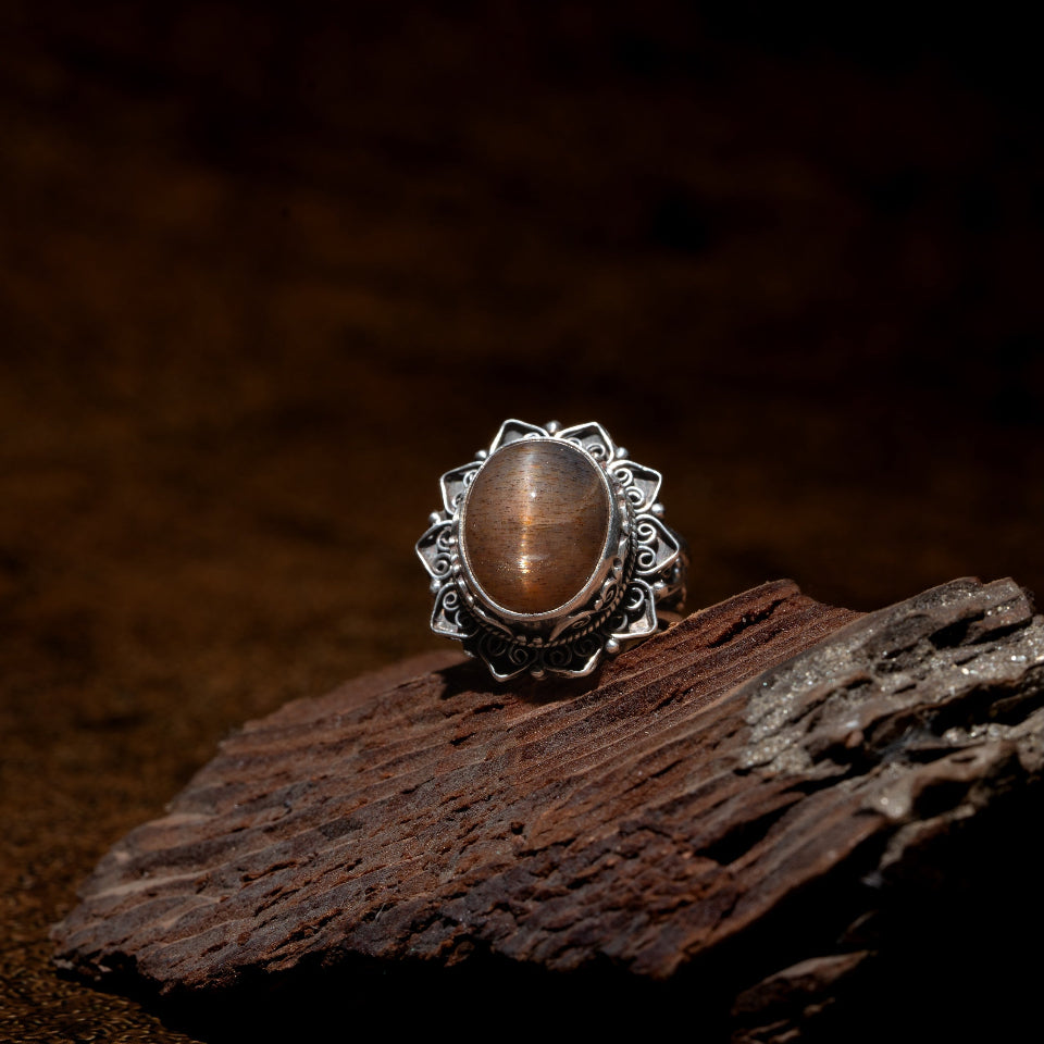 Sunstone 925 Sterling Silver Ring – Confidence & Vitality
